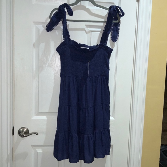 Makk blue smocked tiered sundress Sz L tie shoulder straps lace trim New - Picture 1 of 5